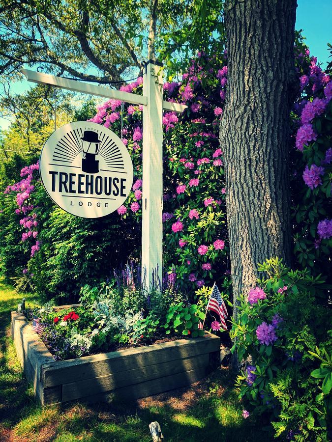Treehouse Lodge Woods Hole Exterior photo